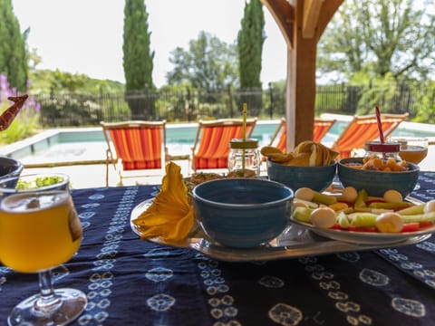 Demeure rustique avec piscine naturelle et jardin, idéale pour familles - FR-1-616-439 House in Le Bugue