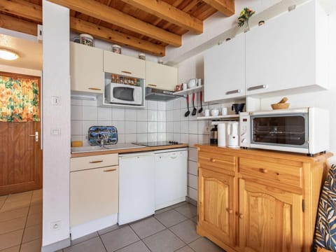 Appartement T4 7 pers, parking, proche stations ski - FR-1-402-145 House in Luz-Saint-Sauveur