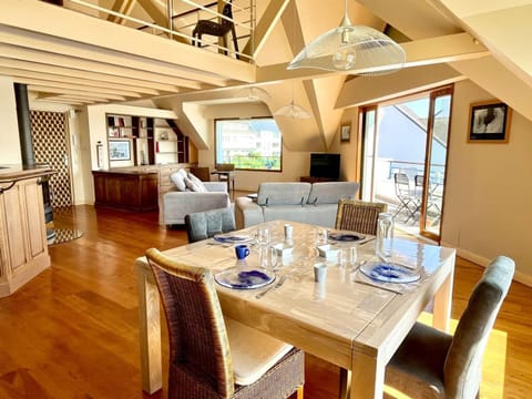 Étel - Duplex lumineux 4 pièces, 132 m², Wifi - FR-1-479-179 Apartment in Étel