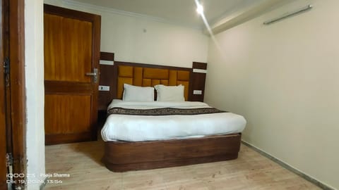 Hotel Pankaj Near Mall Road Simla Hotel in Shimla