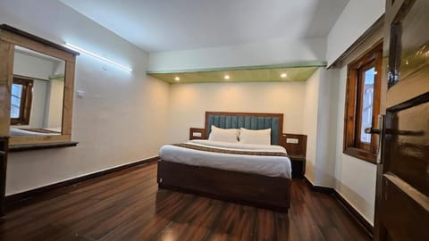 Hotel Pankaj Near Mall Road Simla Hotel in Shimla