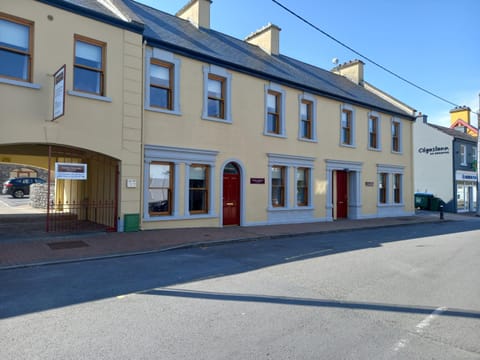 Town Square Holiday Homes House in County Clare
