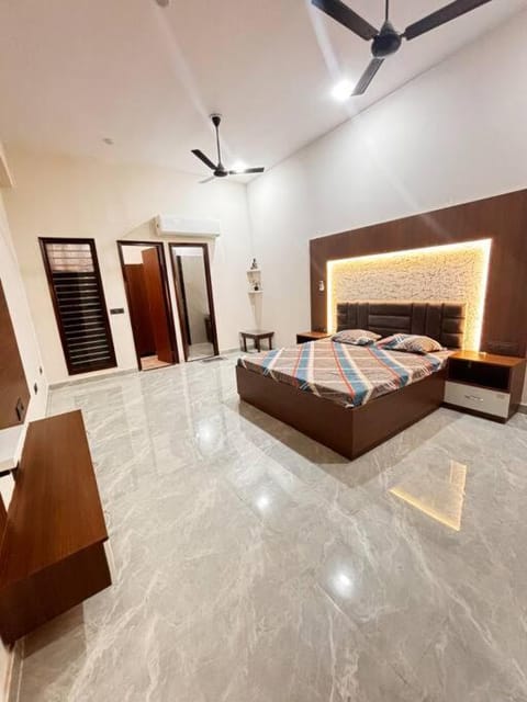 Sar Guest House Apartment in Ludhiana