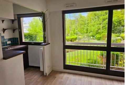 View (from property/room), Balcony/Terrace, Kitchen or kitchenette, Garden view, kitchen