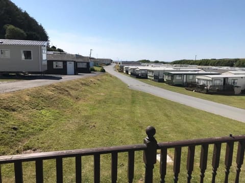 Pet Friendly Caravan Clarach Bay Aberystwyth House in Tirymynach