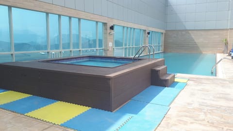 Swimming pool, Swimming pool