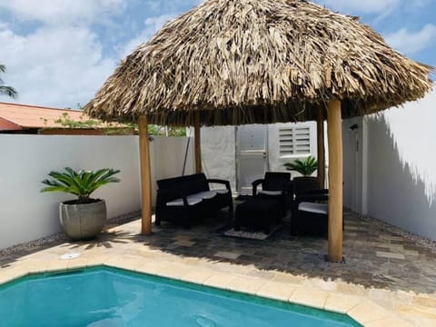 Turibana Villa- 3 Bedroom, 2 Bathroom Villa in Noord