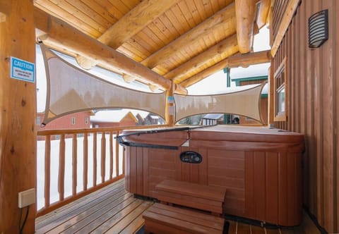 6 Bedroom Custom Log Home House in Kimberley