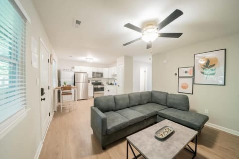 OV 14th Bay - Lumen Suite Apartment in Norfolk