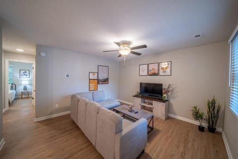 OV 15th Bay - Solis Suite Apartment in Norfolk