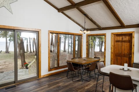 White Star Point by Simple Life Rentals House in Door County