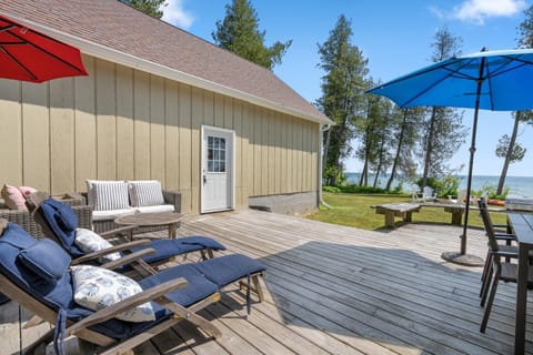 Tranquility Bay Getaway by Simple Life Rentals House in Door County