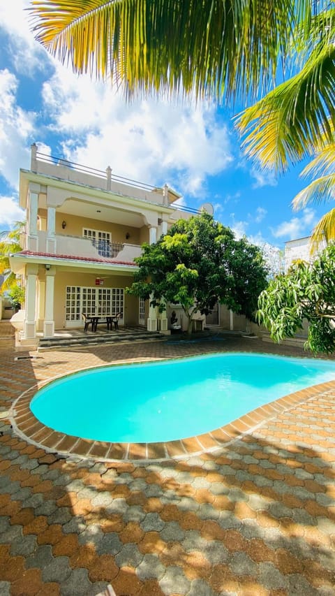 4-Bedroom Villa 12mins Walk to Beach - SV140 Villa in Trou-aux-Biches