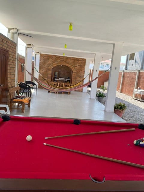 Billiard, Game Room