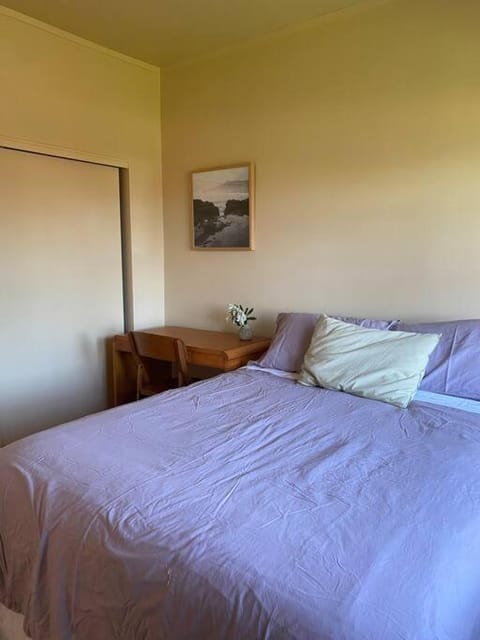 Sunny 3 Bedroom with garden close to hospital House in Lower Hutt