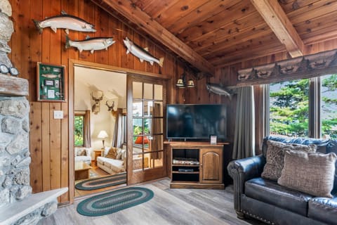 Lily Bay Lodge by Simple Life Rentals House in Door County