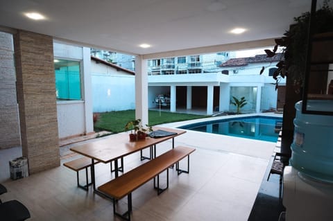 Garden, Dining area, Pool view