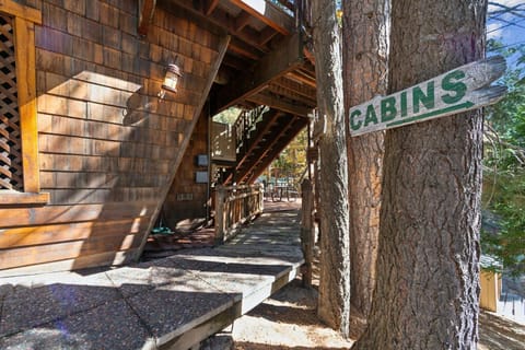 A-Frame Hideaway cabin House in Lake Arrowhead