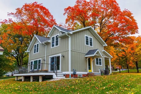 Thenells Beach House by Simple Life Rentals House in Door County