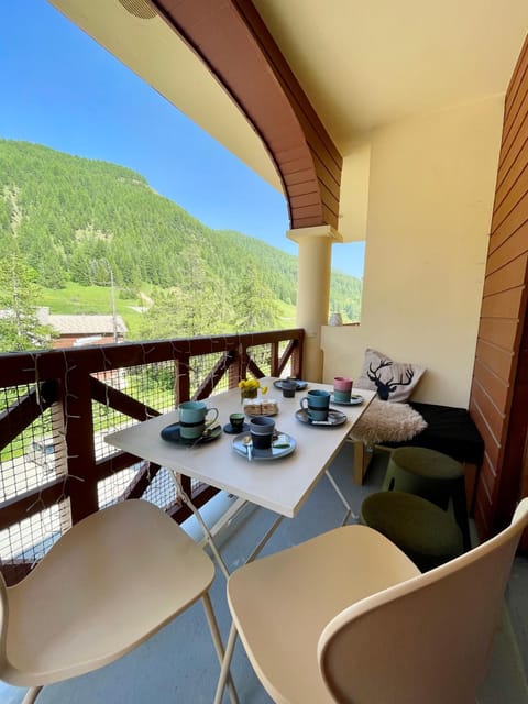 Duplex terrasse Randonnée Montagne La Foux d'Allos 4 à 6 Pers Apartment in Allos