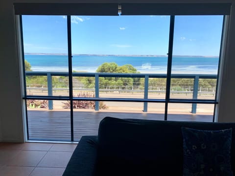 Sandcastle - A Esplanade Place, Stunning Views House in Kingscote