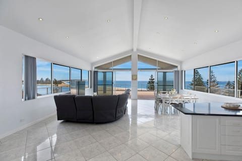 Seaside Serenity on Marine Apartment in The Entrance