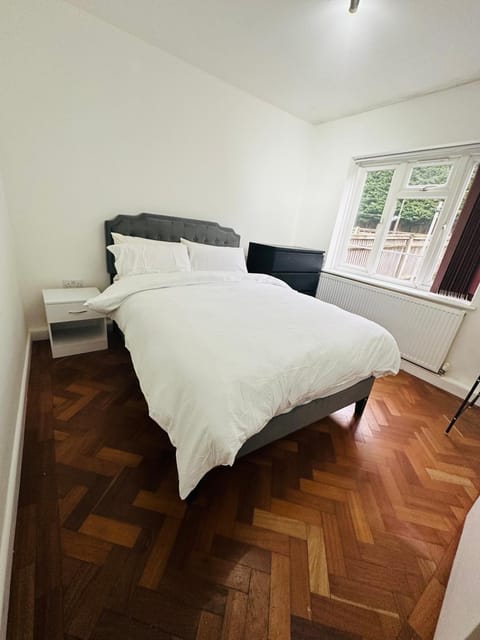 Urban Nest Vacation rental in Edgware