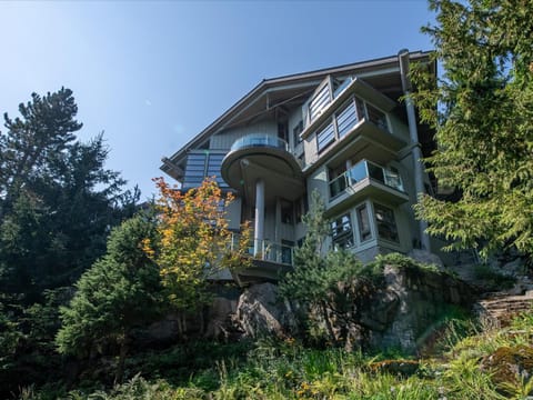 New Listing Unique Luxury 6 bedroom Chalet including 4 bedrooms and beautiful 2 bedroom suite Chalet in Whistler