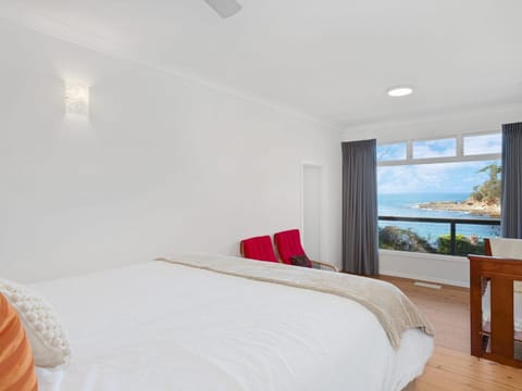 Bed, Bedroom, Sea view