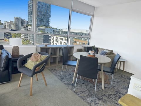 G901S - Bright Zetland Escape with City Views Apartment in Kensington