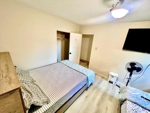 D2 Room Near Airport House in Brampton