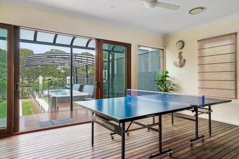 Game Room, Table tennis