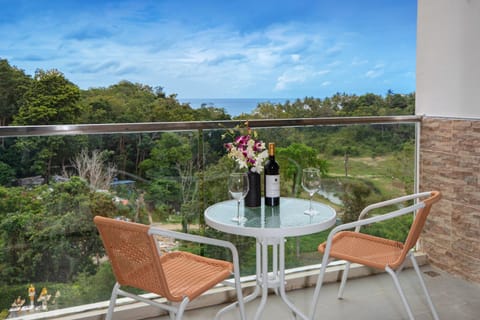 Day, View (from property/room), Balcony/Terrace, Seating area, Garden view, Sea view