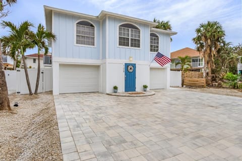 126 Madison Court home House in Estero Island