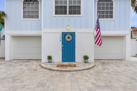 126 Madison Court home House in Estero Island