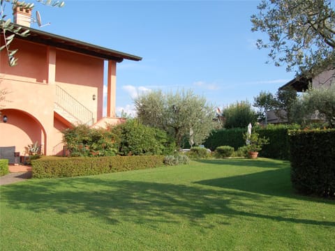 Facade/entrance, Garden