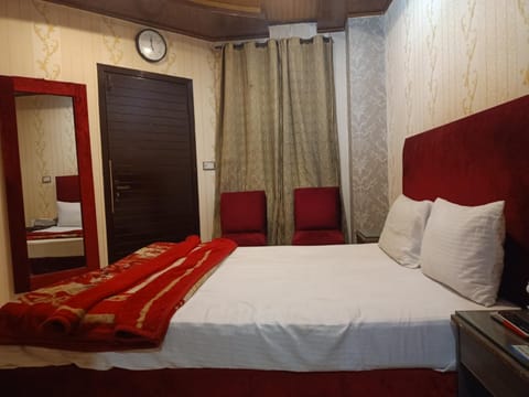 LAHORE ZOO hotel Farm Stay in Lahore