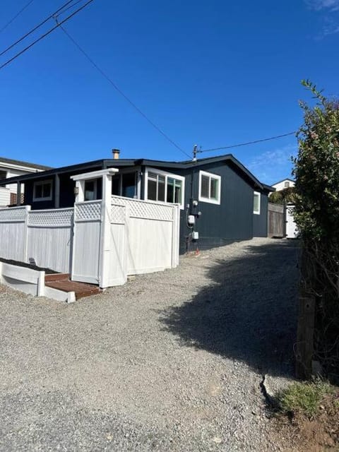 Peek a Bay View Cottage l Pet Friendly Maison in Bodega Bay