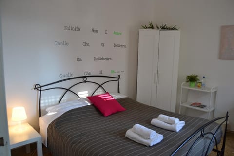 Bed, Other, Photo of the whole room