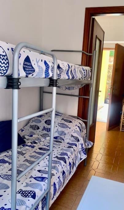 Bedroom, bunk bed