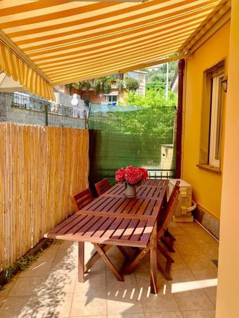 Patio, Dining area