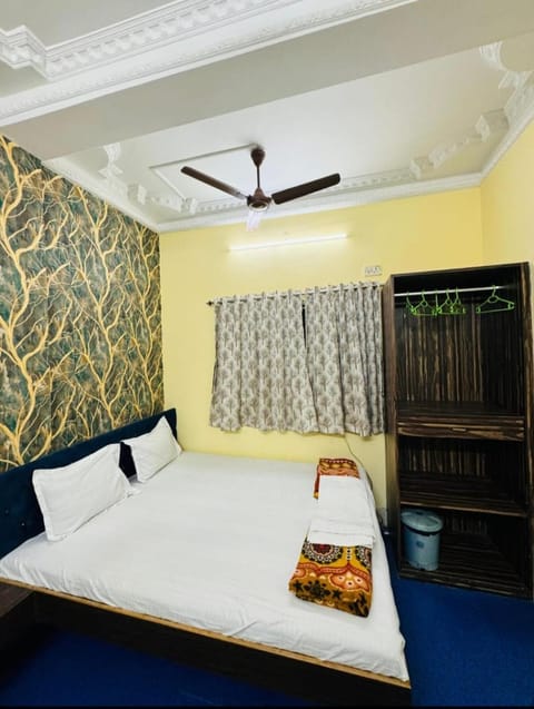 RR Guest House Hotel in Kolkata