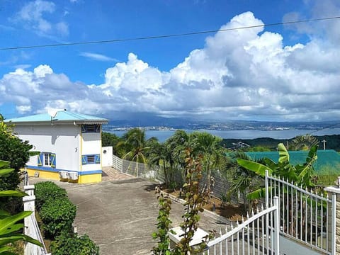 Villa Les Ilots - Piscine - Vue Baie House in Les Trois-Îlets