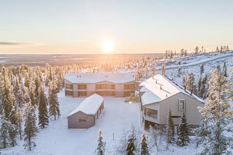 Property building, Day, Natural landscape, Winter, Mountain view, Sunrise, Sunset