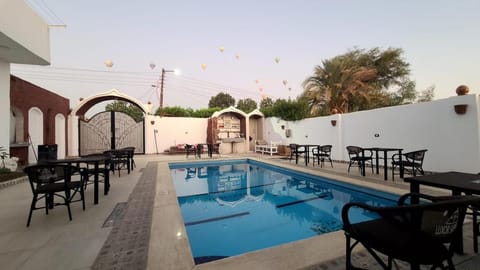 Pool view, Swimming pool, sunbed