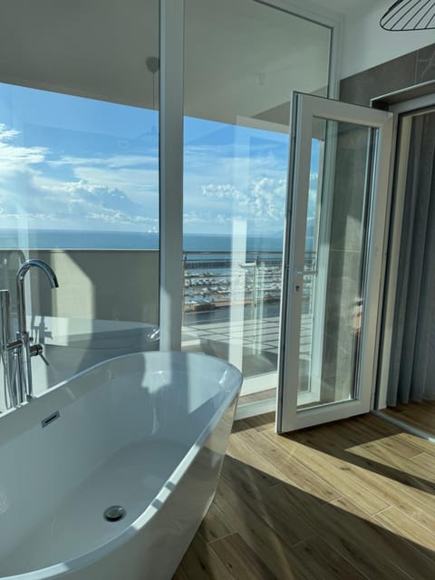 Natural landscape, Bathroom, Sea view, Bath