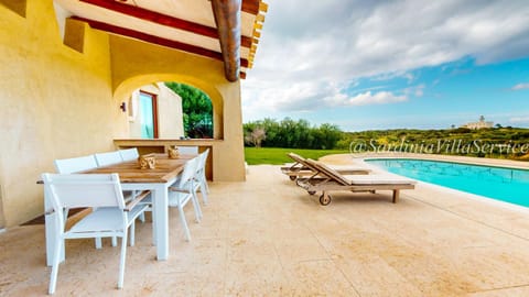 Property building, Patio, Natural landscape, View (from property/room), Balcony/Terrace, Dining area, Pool view, Swimming pool, sunbed