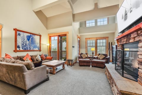 Grandeur at Elevation – 3 Bedroom Loft condo Apartment in Kirkwood