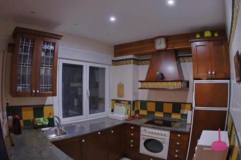 Kitchen or kitchenette, Living room