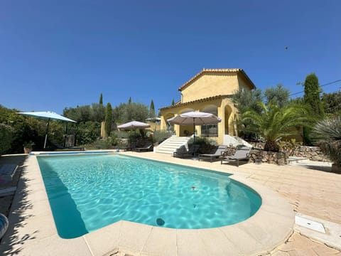 Villa familiale avec piscine a Lorgues 120 m² Villa in Lorgues